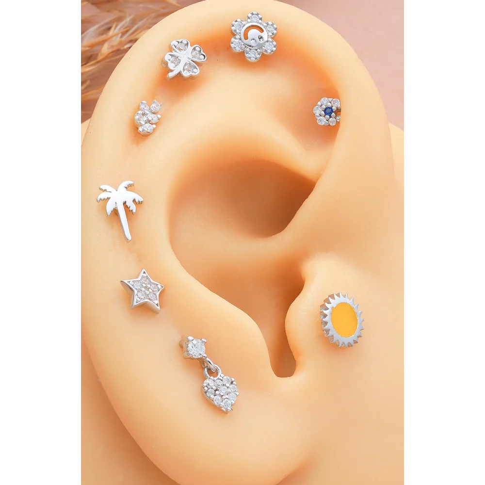 925 Ayar Çiçek Motifli Taşlı Minimal Tragus Piercing