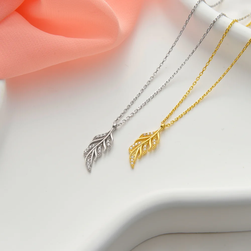 925 Ayar Gümüş Işıltılı Yaprak Kolye