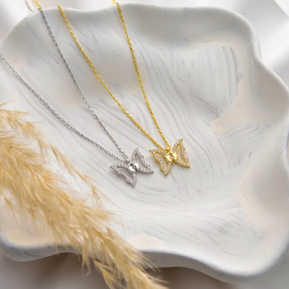 925 Ayar Gümüş Zarif Kelebek Kolye