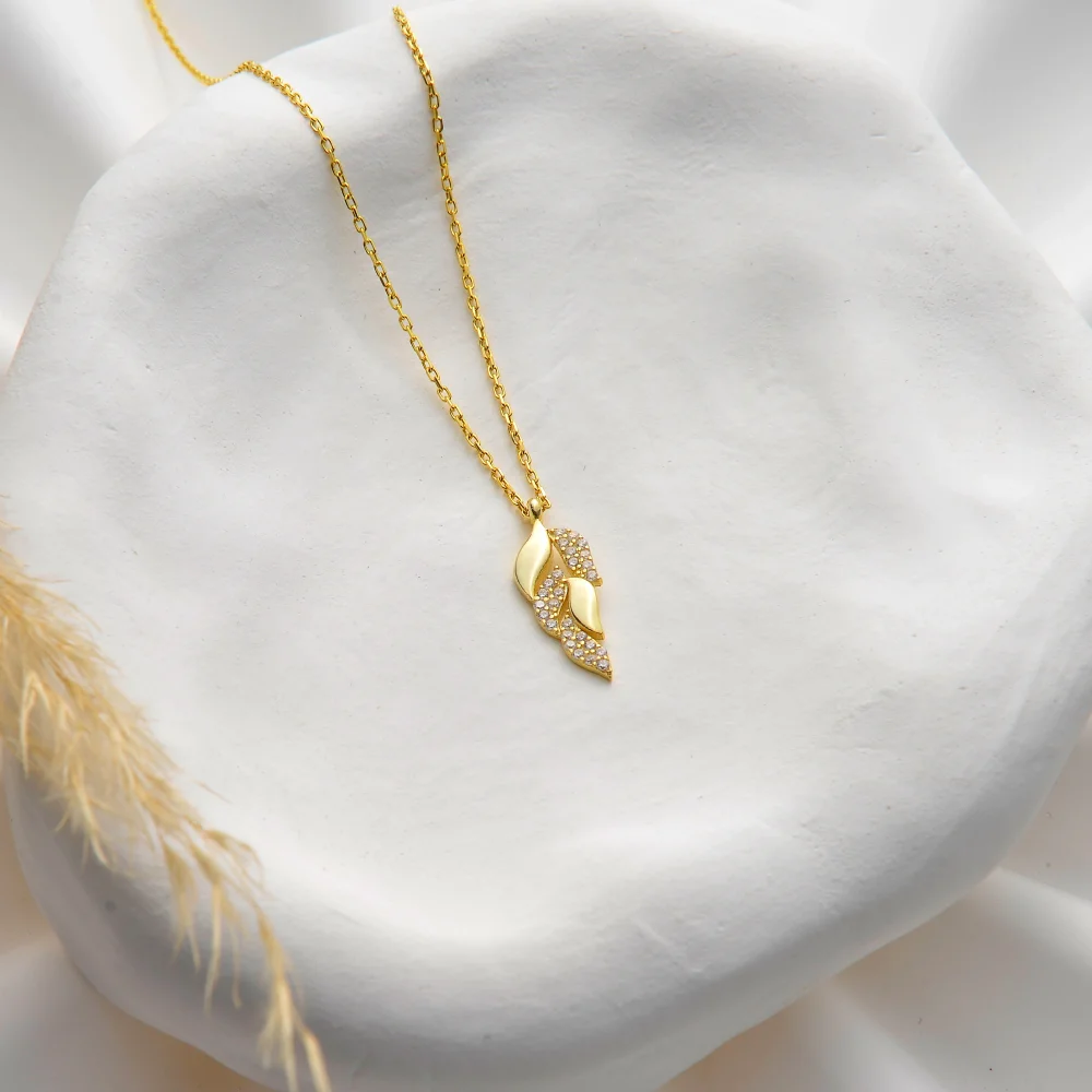 925 Ayar Gümüş Zarif Yaprak Kolye