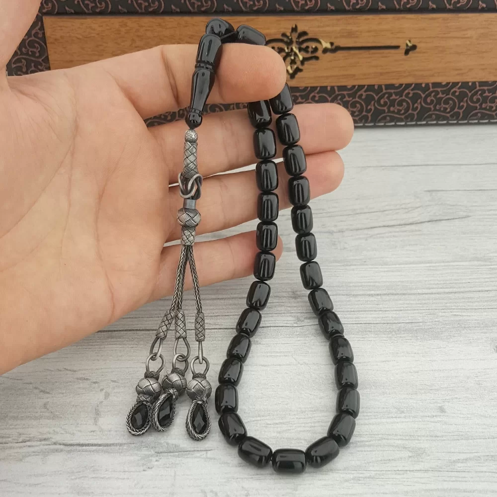 KAZAZ PÜSKÜLLÜ SİYAH RENK KAPSÜL KESİM ATEŞ KEHRİBAR TESBİH