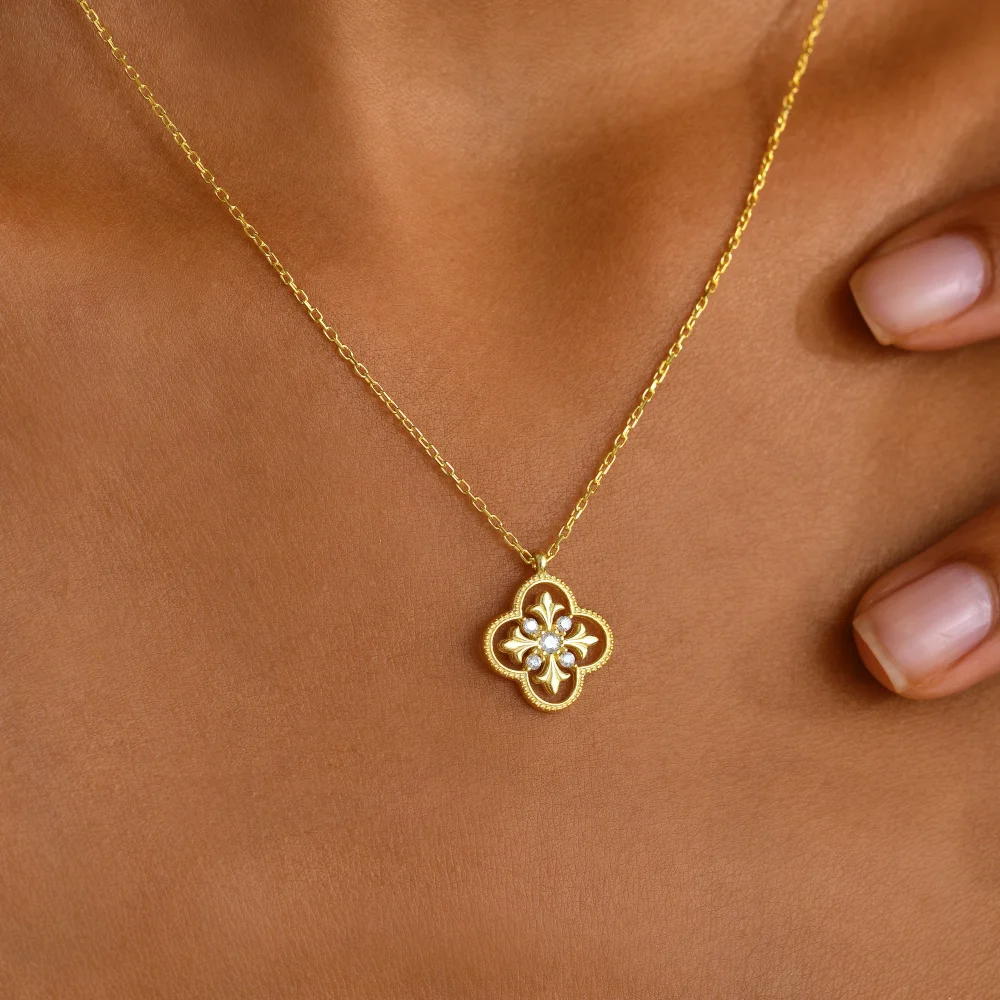 925 Ayar Gümüş Dört Yapraklı Çiçek Kolye