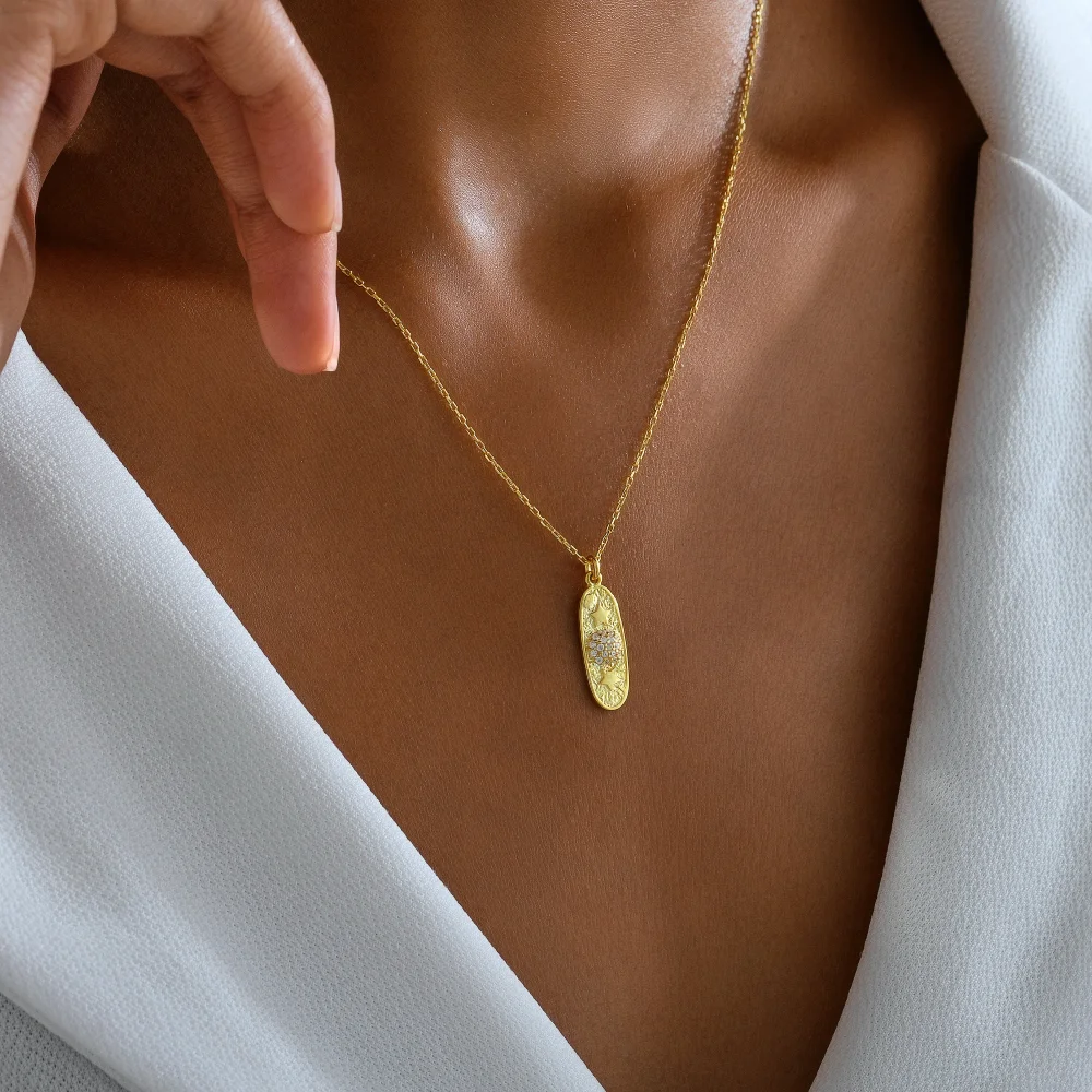 925 Ayar Gümüş Gökyüzü Temalı Yıldızlı Madalyon Kolye