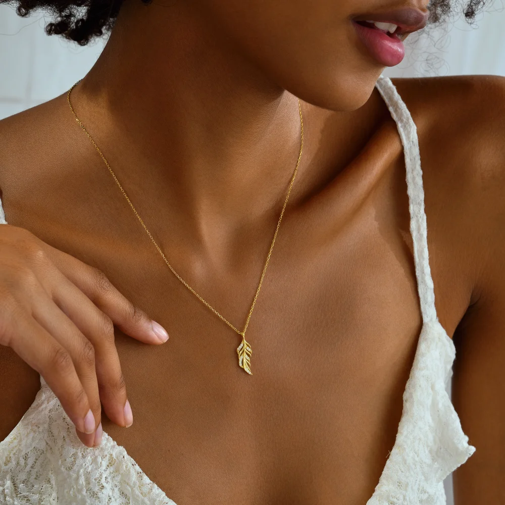 925 Ayar Gümüş Işıltılı Yaprak Kolye