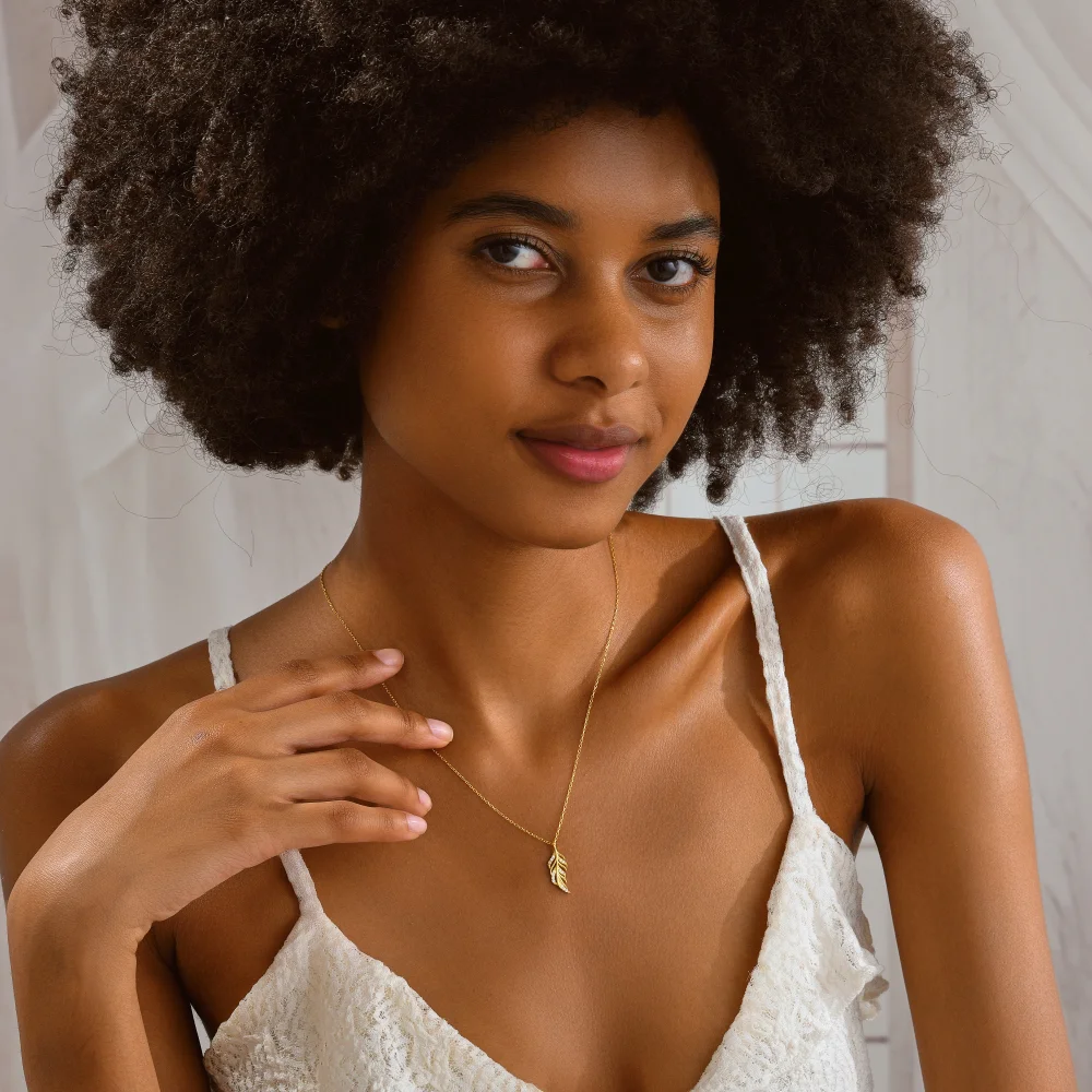 925 Ayar Gümüş Işıltılı Yaprak Kolye