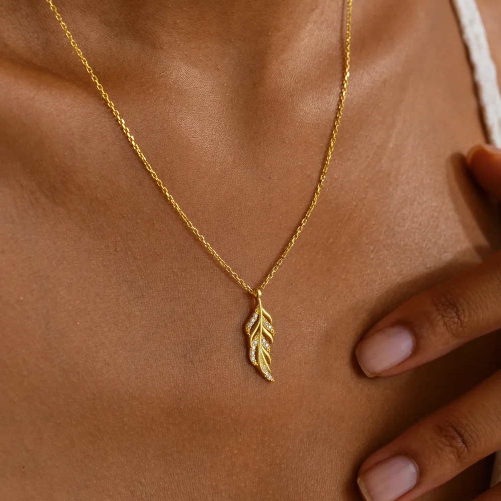 925 Ayar Gümüş Işıltılı Yaprak Kolye