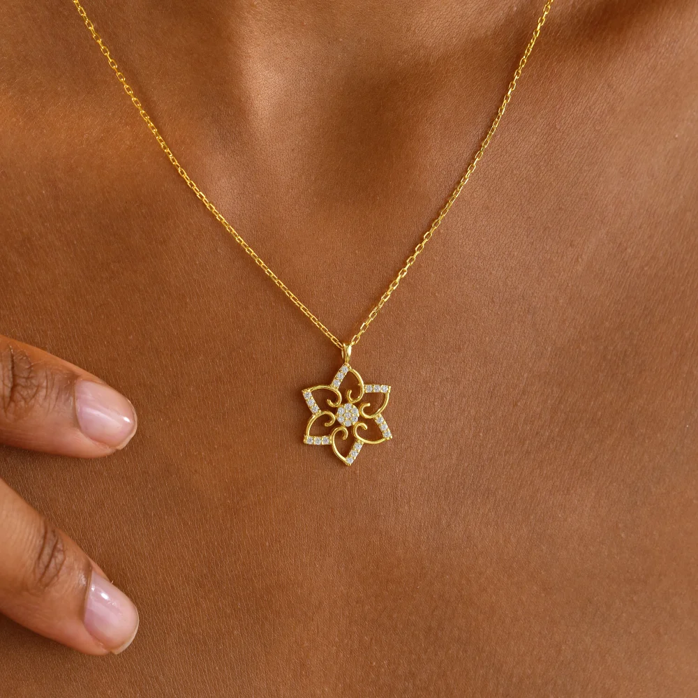 925 Ayar Gümüş Lotus Çiçeği Kolye