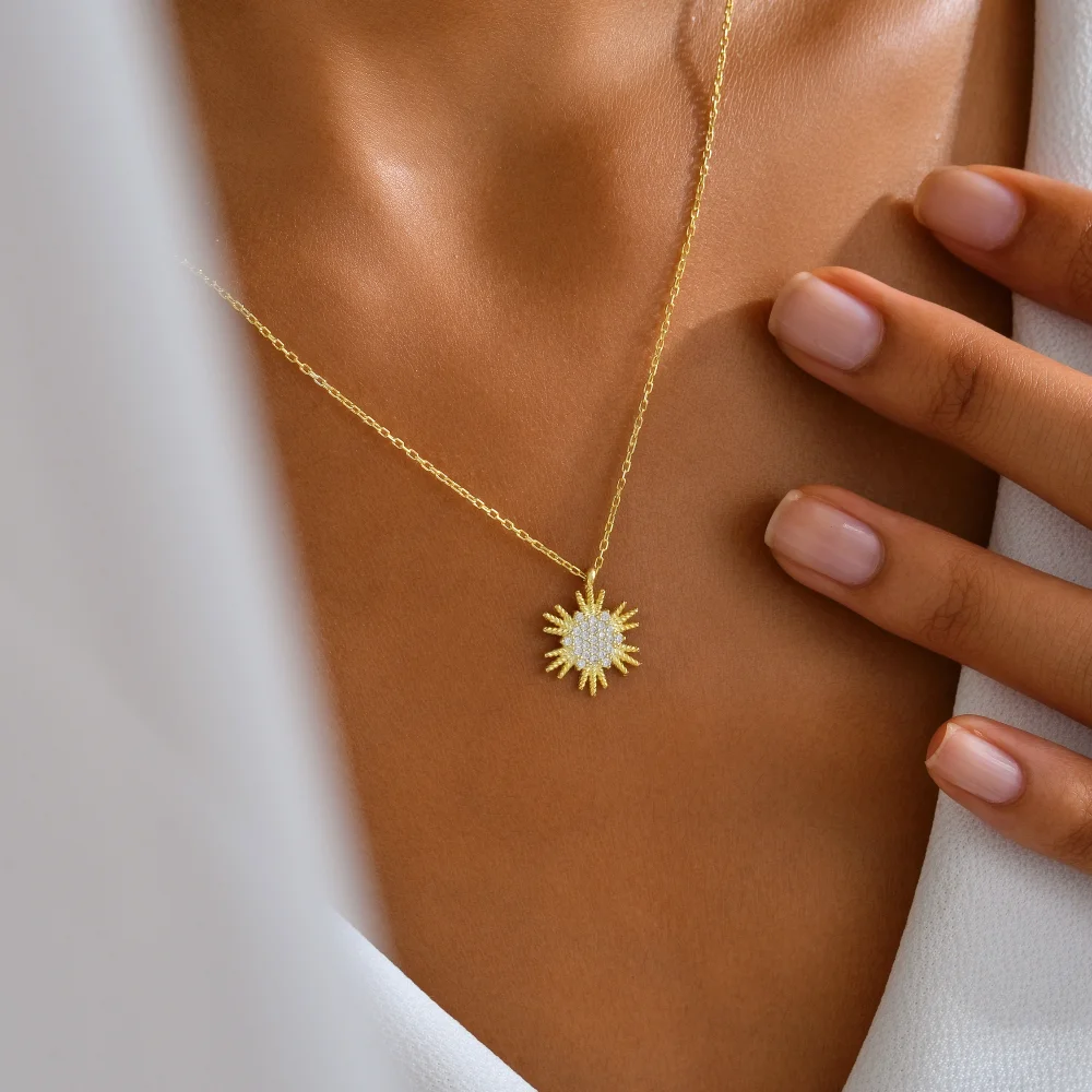 925 Ayar Gümüş Taşlı Güneş Kolye