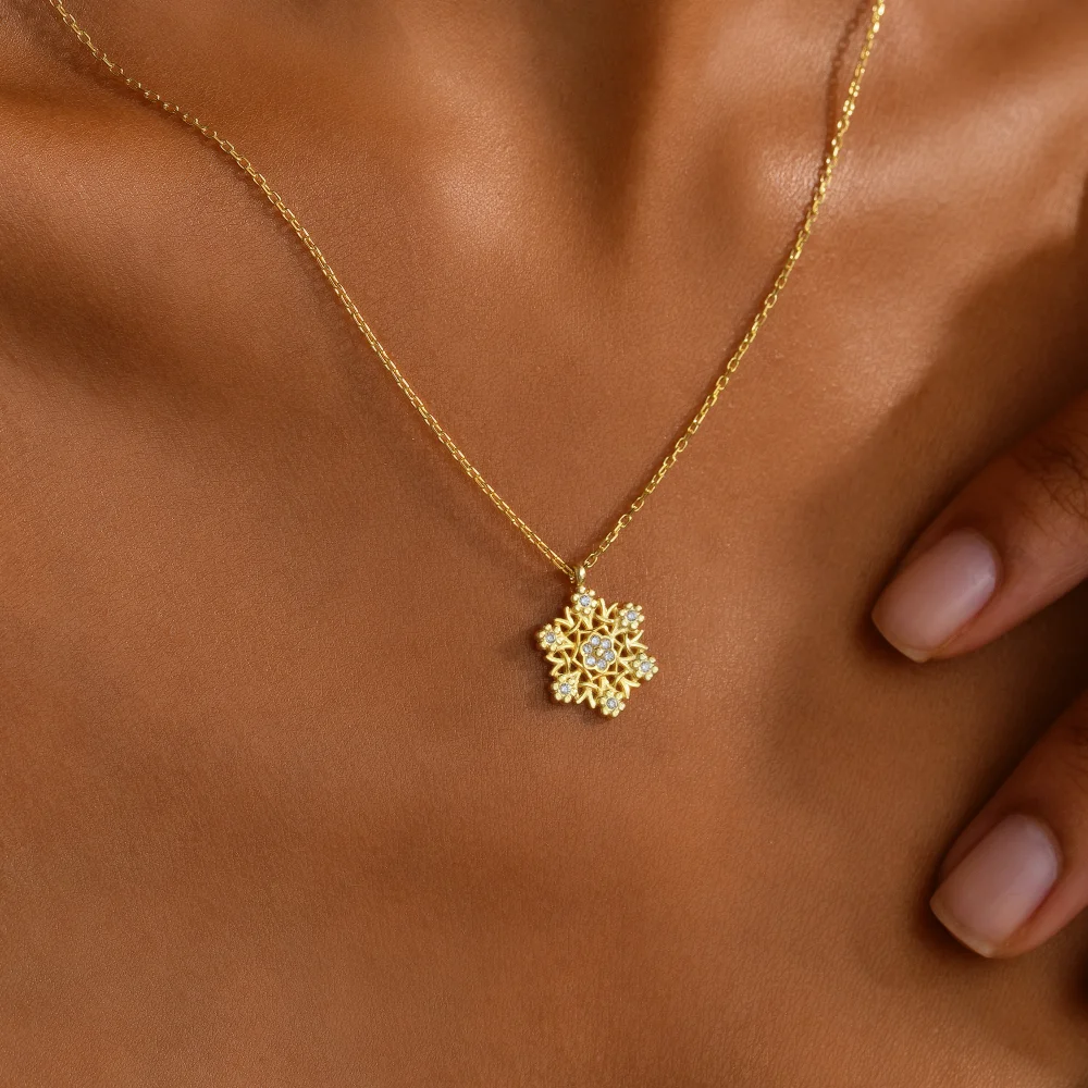 925 Ayar Gümüş Taşlı Kar Tanesi Kolye