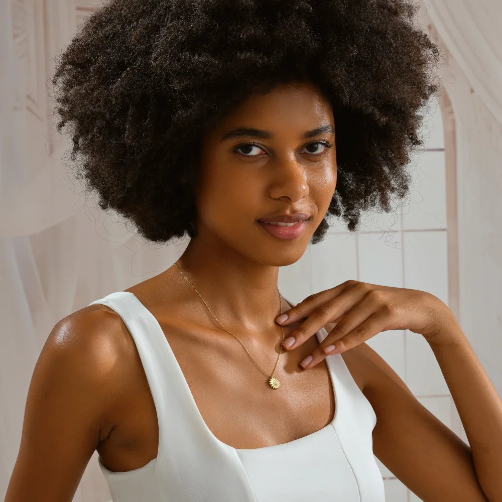 925 Ayar Gümüş Taşlı Papatya Kolye