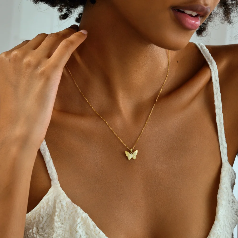 925 Ayar Gümüş Zarif Kelebek Kolye