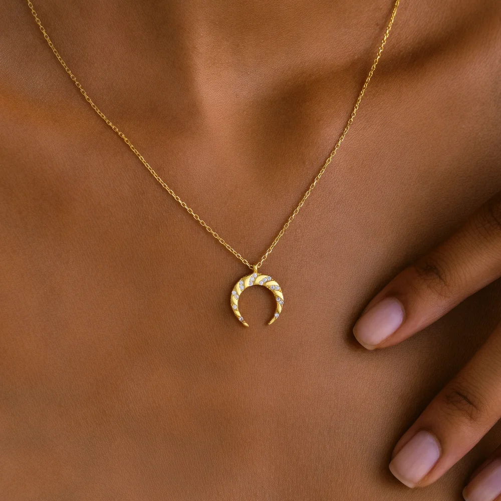 925 Ayar Gümüş Zarif Taşlı Yarım Ay Kolye