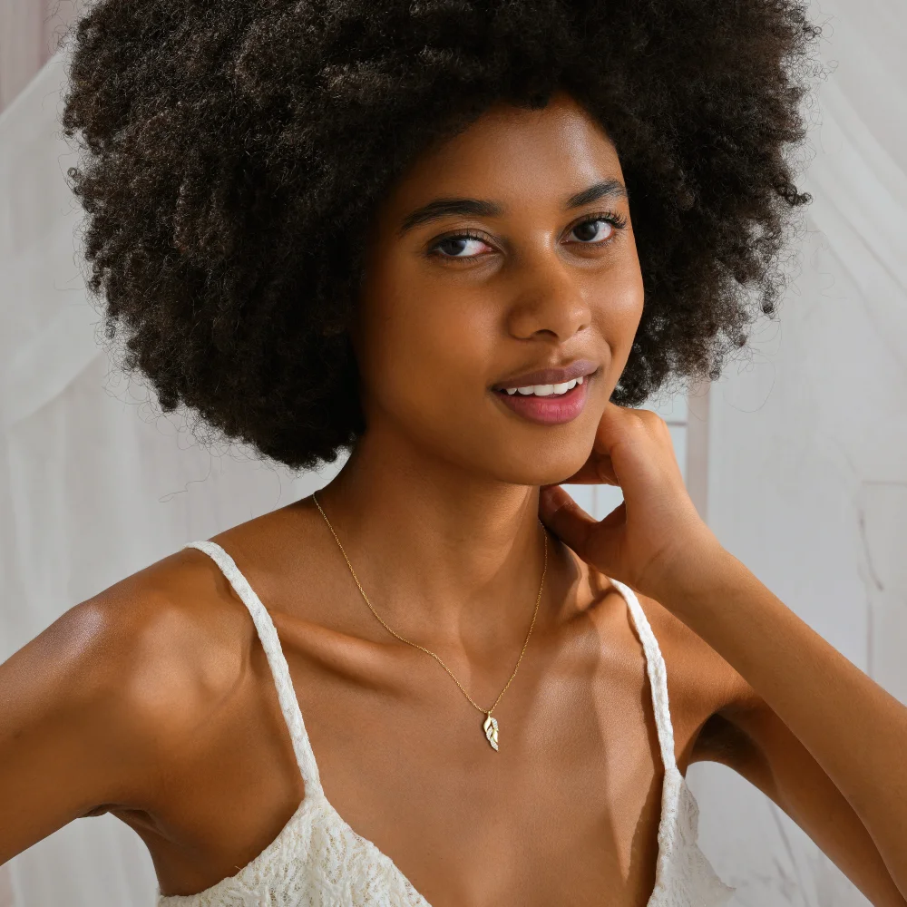 925 Ayar Gümüş Zarif Yaprak Kolye