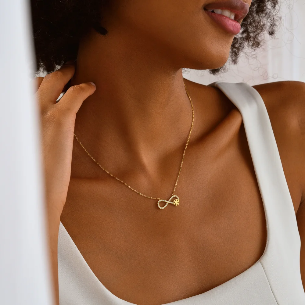 925 Ayar Gümüş Zirkon Taşlı Sonsuzluk Kar Tanesi Kolye