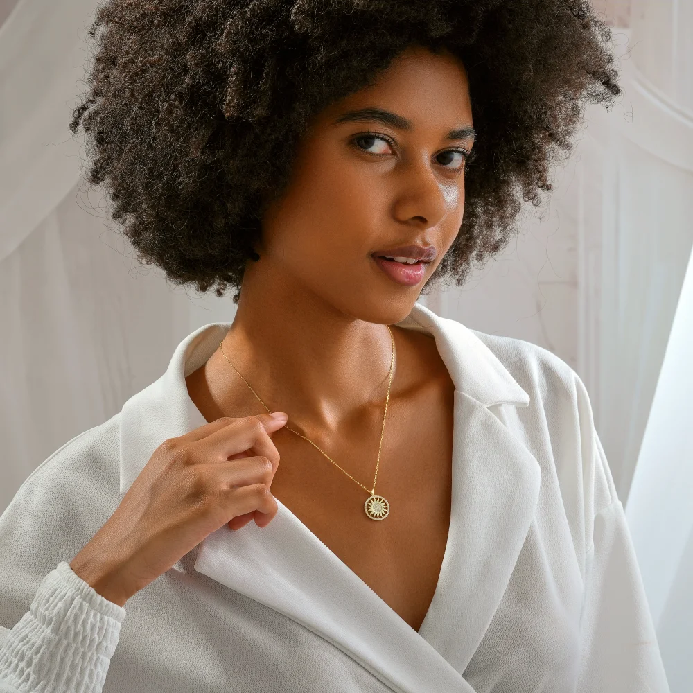 925 Ayar Işıltılı Güneş Figürlü Taşlı Gümüş Kolye