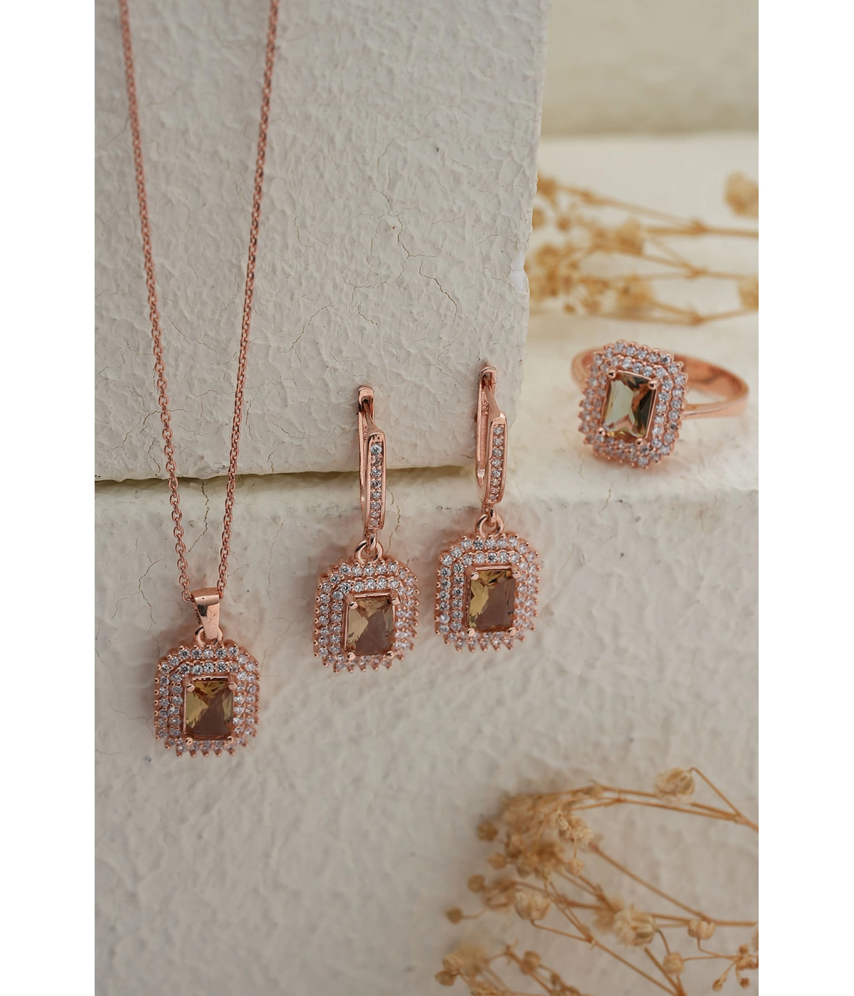 925 Ayar Gümüş Zirkon Taşı Süslemeli Baget Zultanite Taşlı Set - Rose