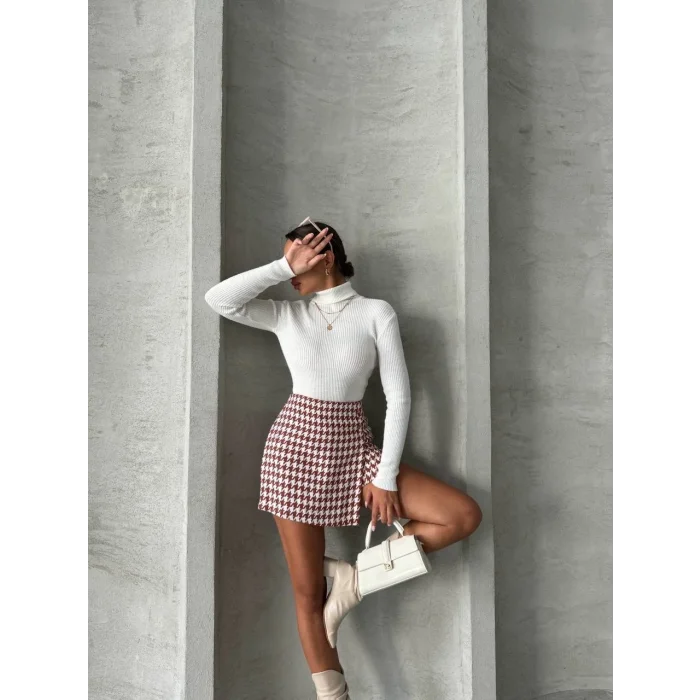 İki düğmeli kaz ayağı desen ch kumaş şort etek bordobeyaz h26414