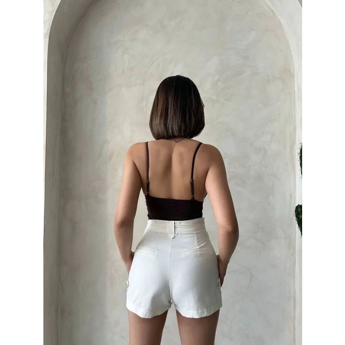 Kemer detaylı gabardin şort krem s25289