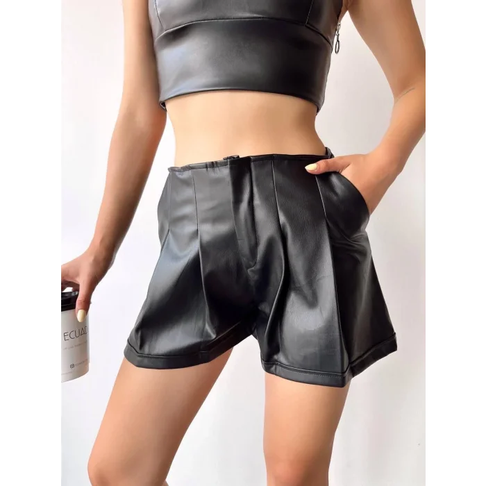 Pileli deri şort siyah h240053