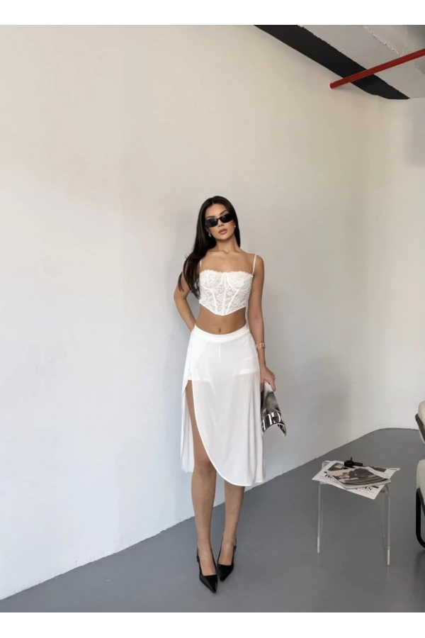 Çepli Şortlu Yırtmaçlı Etek - Beyaz