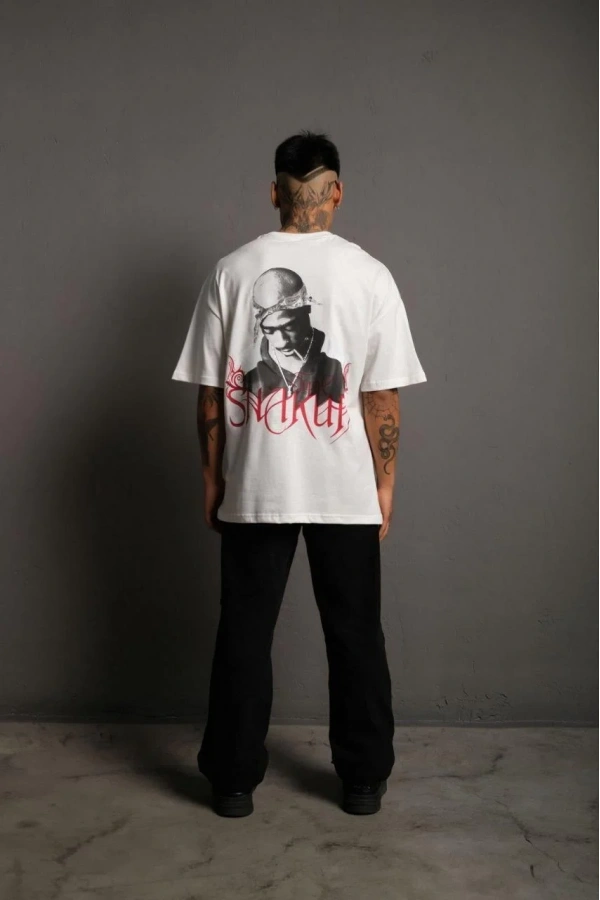 Erkek Oversize Tişört – Beyaz 24/1 Penye Kumaş, Bisiklet Yaka, Ön & Arka Baskılı, Streetwear Tarzı Rahat Büyük Kalıp T-Shirt- Beyaz