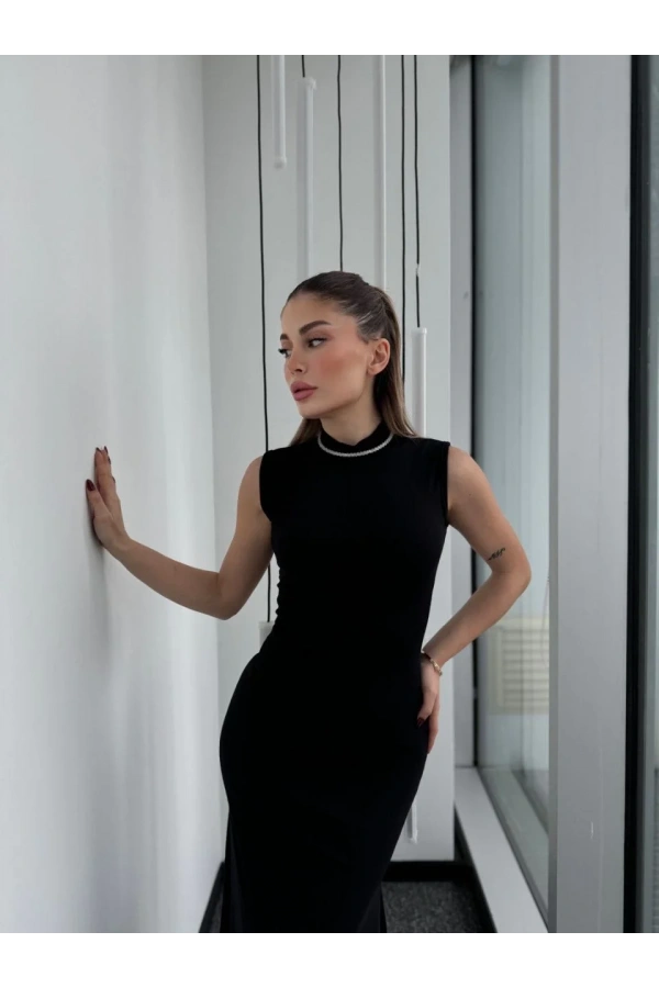 Kolsuz Yarım Bogazlı Uzun Elbise- Siyah