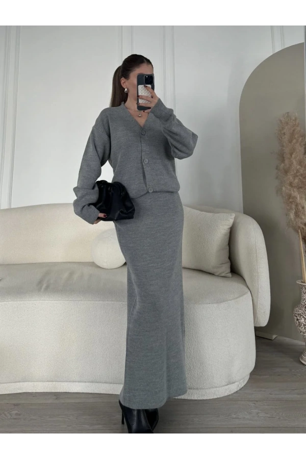 V Yaka 3 Düğmeli Hırka Takım Triko İkili Etekli - Gri