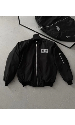 Erkek Siyah Bomber Mont – Fermuarlı, Cepli, Kapitone Astarlı, Göğüs Baskılı Tasarım Günlük Rahat Ceket - Siyah