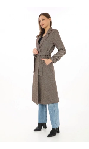 Kadın Balık Sırtı Kaşe Kaban – Uzun Boy Kruvaze Yaka Kuşaklı Astarlı Kışlık Tesettür Kaban, Yünlü Dokuma Kaşmir Kumaş, Cepli Rahat Oversize Kalıp Şık Modern Kaban Mont Modeli (Günlük ve Özel Gün Kombinlerine Uygun) - Vizon