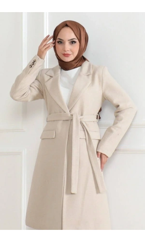 Kadın Kaşe Kaban – Uzun Boy Kruvaze Yaka, Kuşaklı Tesettür Kışlık Kaban, Astarlı Şık Yünlü Dokuma Oversize Rahat Kalıp, Cepli Modern Kaşe Mont Modeli - Bej