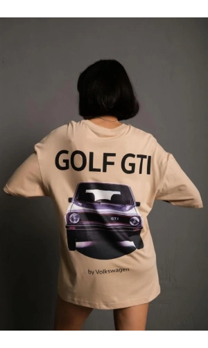 Kadın Oversize Baskılı Tişört – Golf GTI Retro Araba Desenli, Ön & Arka Dijital Baskı, Sokak Modası Stil - Bej