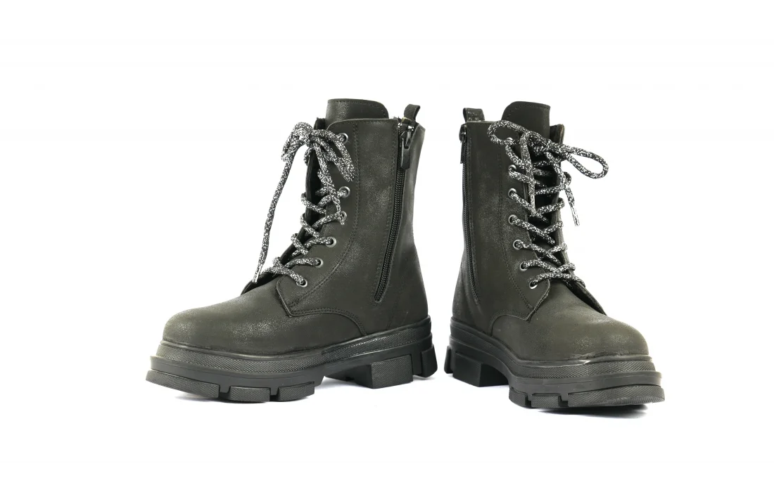 Kiev-Siyah Çocuk Bot