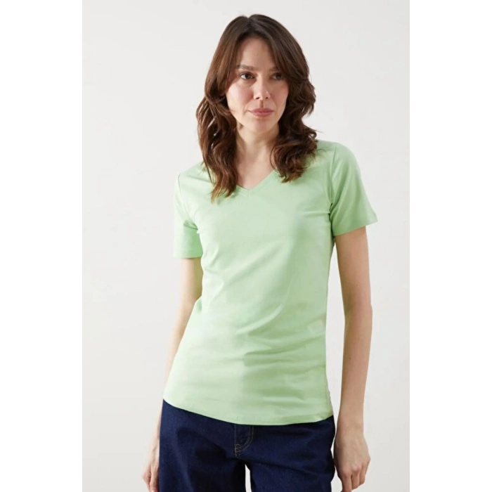 Kadın V Yaka Basic Pamuklu T-Shirt Açık Yeşil