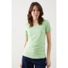 Kadın V Yaka Basic Pamuklu T-Shirt Açık Yeşil
