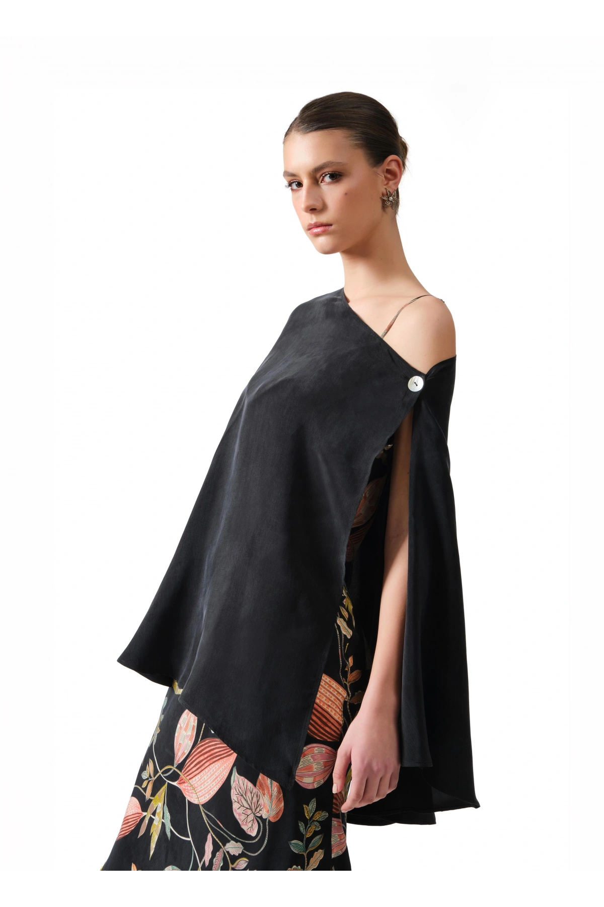 BLUETTA BLACK CLOAK