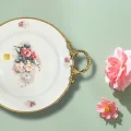 Limoge Çiçek Desenli Altın Kulplu Porselen Sunum Tabağı – 40×31 cm (Ayaklı)