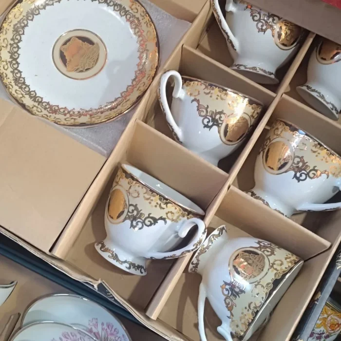 12 Parça 6 Kişilik Çay & Kahve Fincan Takımı ve Büyük Boy & Küçük Boy Tepsi