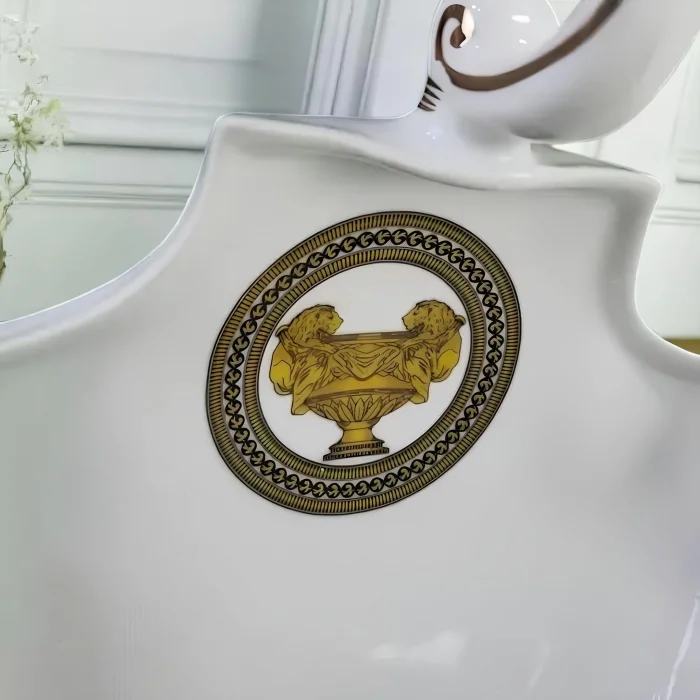 İhtişamlı Barok Stilinde Kulplu Dekoratif Vazo - Sofralarınıza Lüks Bir Dokunuş