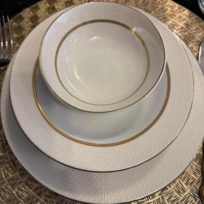 24 Parça 6 Kişilik Lüks Yemek Takımı – Altın Yaldızlı Desenli