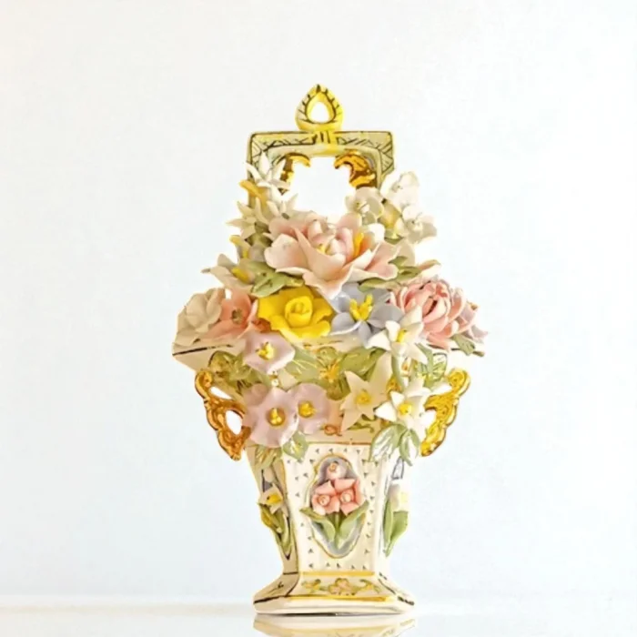 İthal Porselen Çiçek Desenli Duvar Süsü