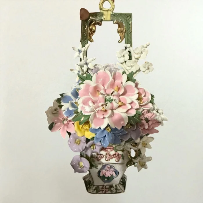 İthal Porselen Çiçek Desenli Duvar Süsü