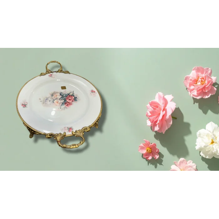 Limoge Çiçek Desenli Altın Kulplu Porselen Sunum Tabağı – 40×31 cm (Ayaklı)