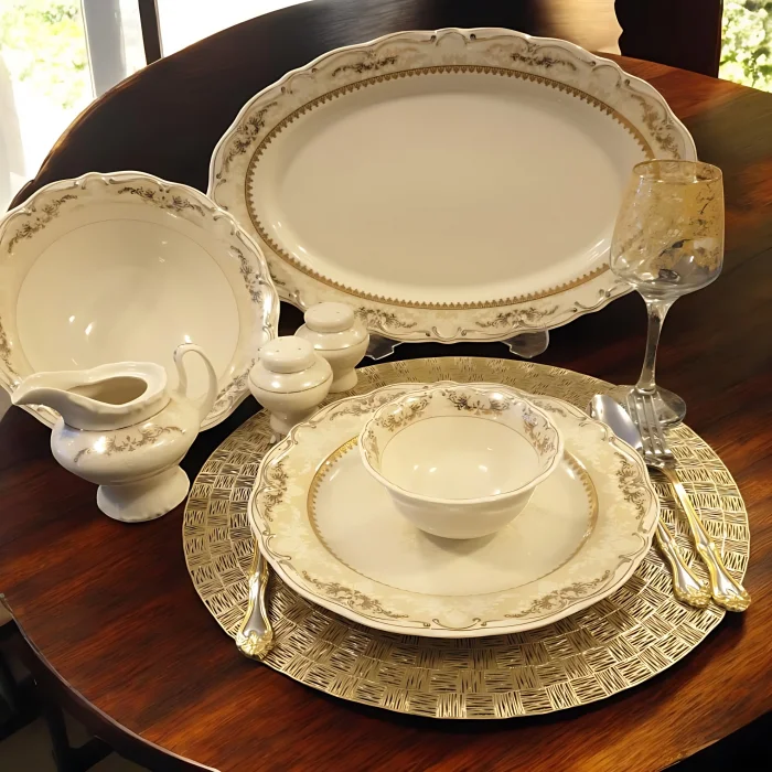 Altın ve Gümüş İşlemeli Porselen Yemek Takımı 56 Parça 12 Kişilik