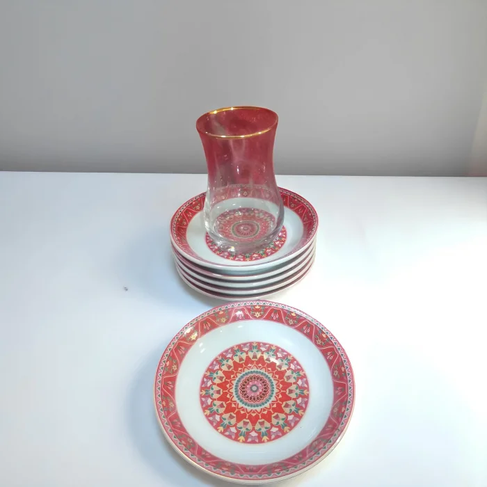 Canlı Desenleriyle Sofranıza Enerji Katın: 7 Parça Servis ve Pasta Tabağı ve Çay Tabakları Seti