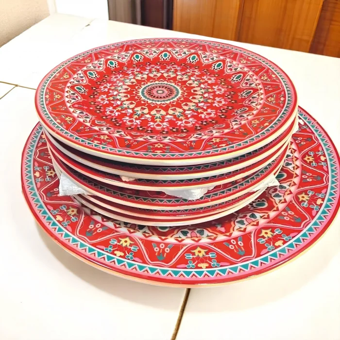 Canlı Desenleriyle Sofranıza Enerji Katın: 7 Parça Servis ve Pasta Tabağı ve Çay Tabakları Seti