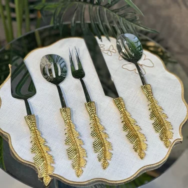 5 Parça Metal Servis Seti – Gold Renk, Tüylü Kabartma Sap Detaylı