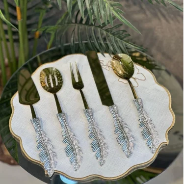 5 Parça Metal Servis Seti – Gümüş Renk, Tüylü Kabartma Sap Detaylı