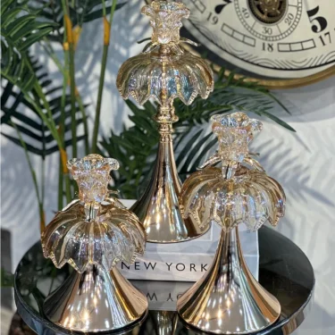 3’lü Ayaklı Cam Mumluk Seti – Altın Işıltısıyla Zarafet