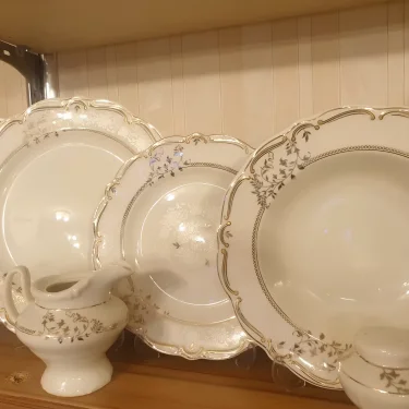 Altın ve Gümüş İşlemeli Porselen Yemek Takımı 56 Parça 12 Kişilik