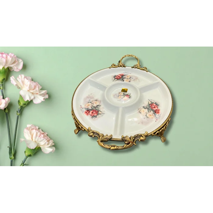 Limoge Çiçek Desenli Bölmeli Porselen Servis Tabağı – 39×32 cm (Altın Kulplu, Ayaklı, 4 Bölme + Sos Haznesi)